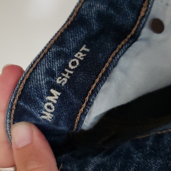 American eagle distressed dark wash mom shorts, high rise, women's size 6 - Picture 7 of 8